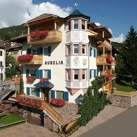 Aurelia Hotel *